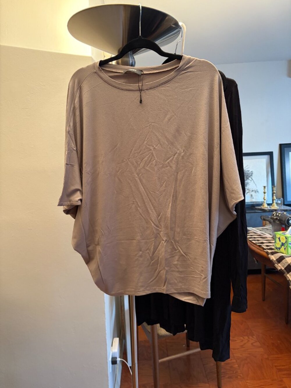 Alembika batwing top